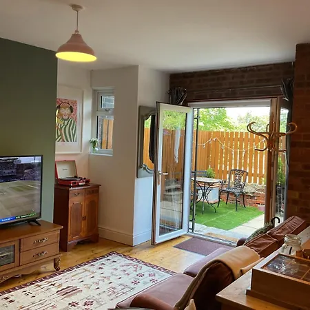 Apartment Rock -near Centre-free On Street Parking-free Wi-fi Leeds (West Yorkshire)