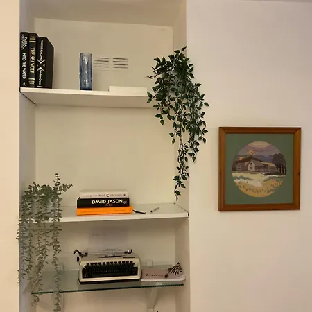 Rock -near Centre-free On Street Parking-free Wi-fi Apartamento *