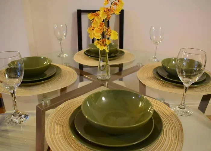 Rock -near Centre-free On Street Parking-free Wi-fi *