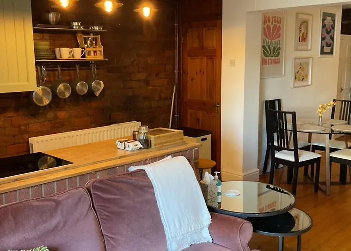 Rock -near Centre-free On Street Parking-free Wi-fi Apartment Leeds (West Yorkshire)