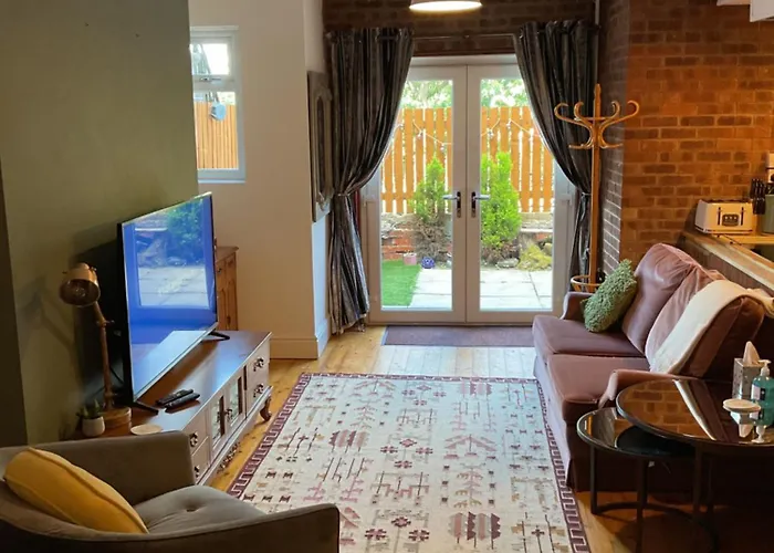 Rock -near Centre-free On Street Parking-free Wi-fi Leeds (West Yorkshire)