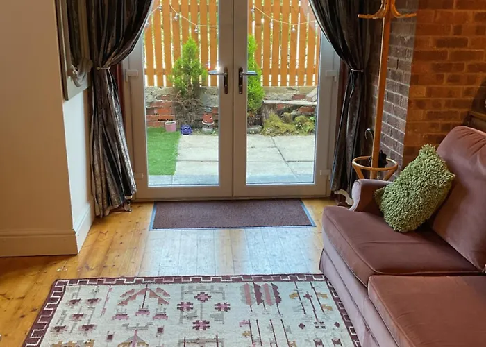 Rock -near Centre-free On Street Parking-free Wi-fi