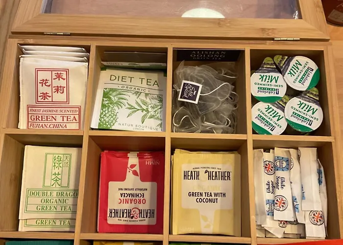 Apartment Rock -near Centre-free On Street Parking-free Wi-fi