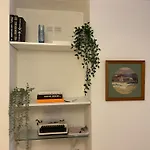 Rock -near Centre-free On Street Parking-free Wi-fi Апартаменти *